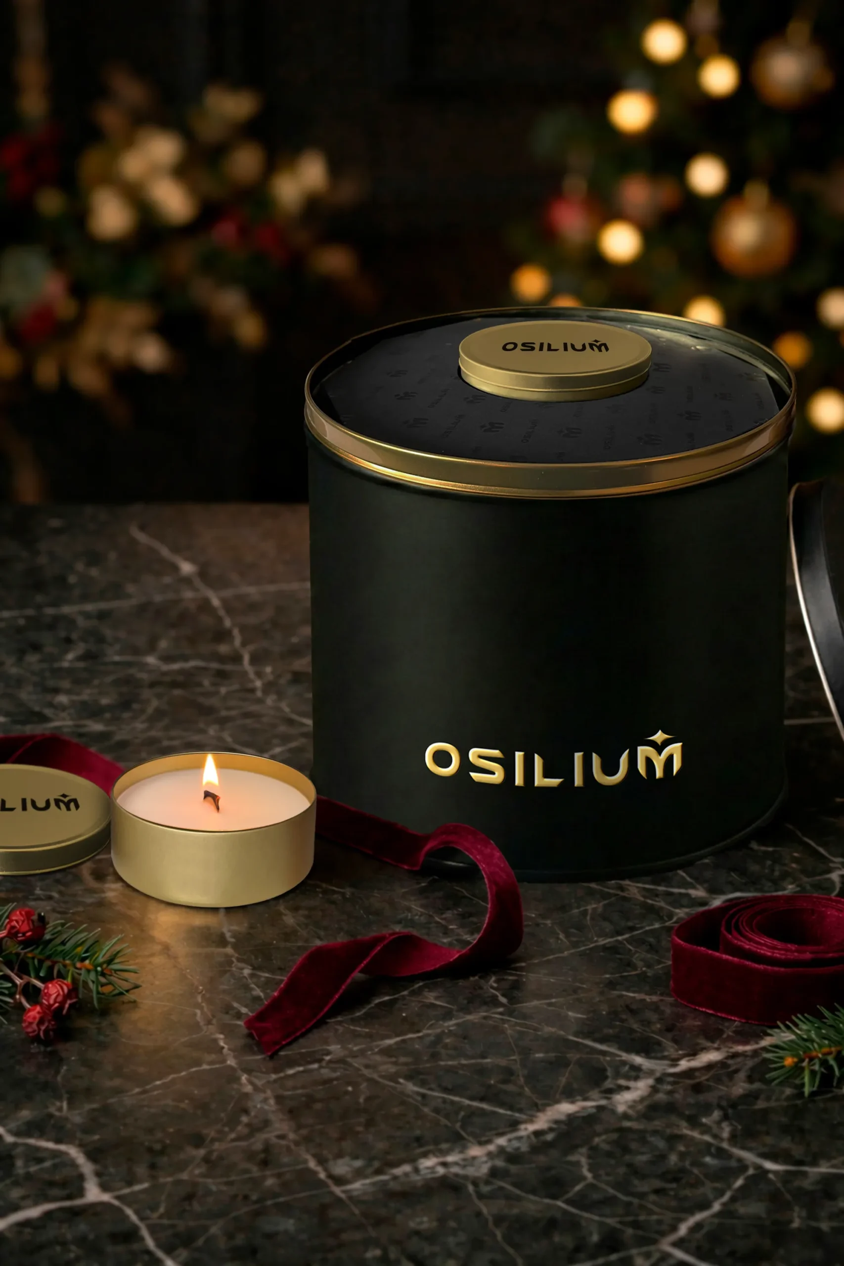 mockup latta grande Osilium Osilium: confezione aperta e candela accesa